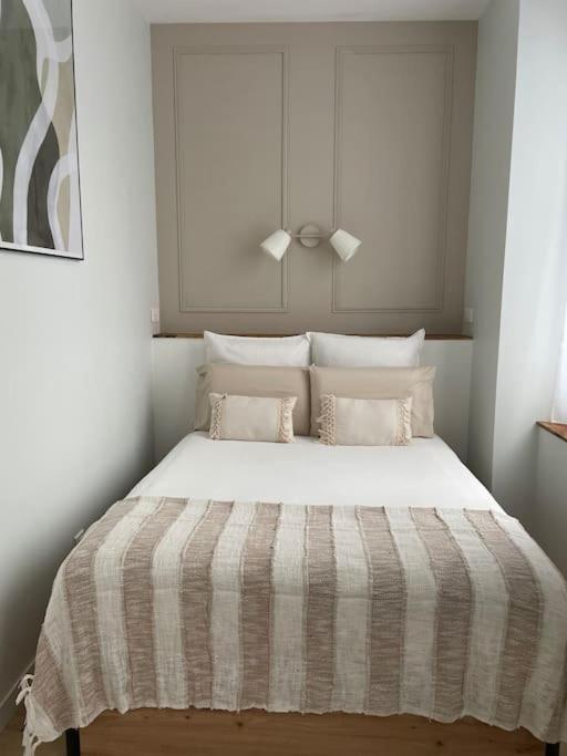 Joli Appartement Avec Parking - Proche Centre Ville Chartres Bagian luar foto