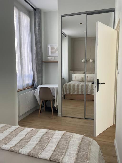Joli Appartement Avec Parking - Proche Centre Ville Chartres Bagian luar foto
