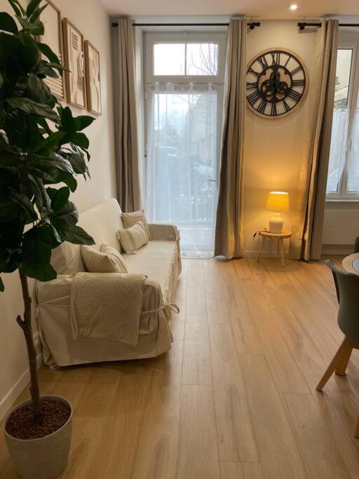 Joli Appartement Avec Parking - Proche Centre Ville Chartres Bagian luar foto