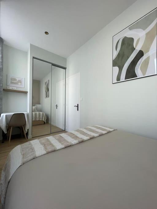 Joli Appartement Avec Parking - Proche Centre Ville Chartres Bagian luar foto
