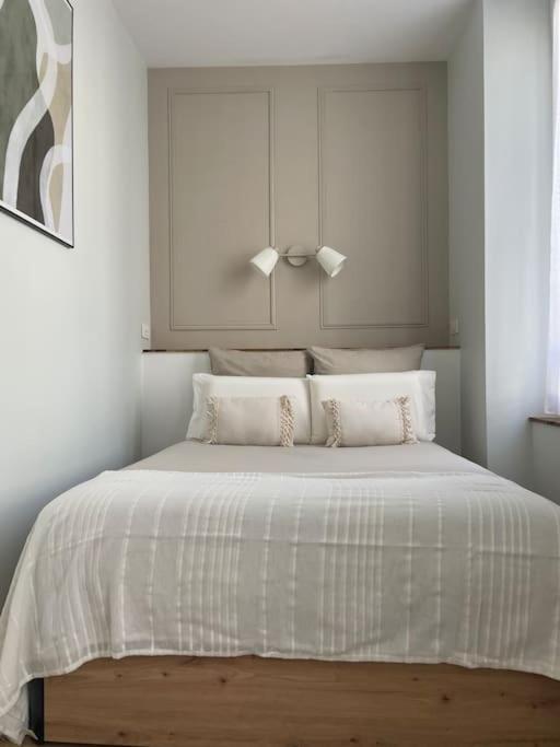 Joli Appartement Avec Parking - Proche Centre Ville Chartres Bagian luar foto