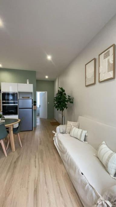 Joli Appartement Avec Parking - Proche Centre Ville Chartres Bagian luar foto
