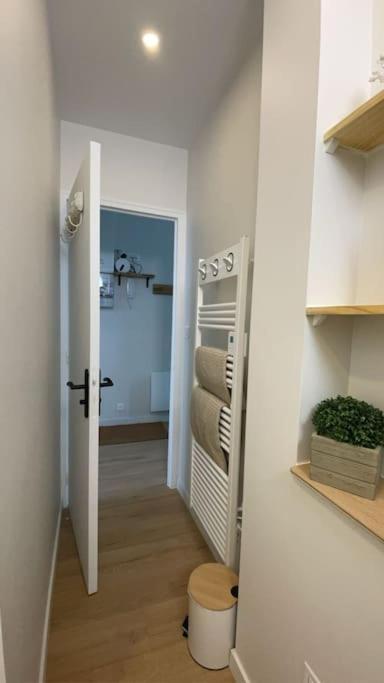 Joli Appartement Avec Parking - Proche Centre Ville Chartres Bagian luar foto