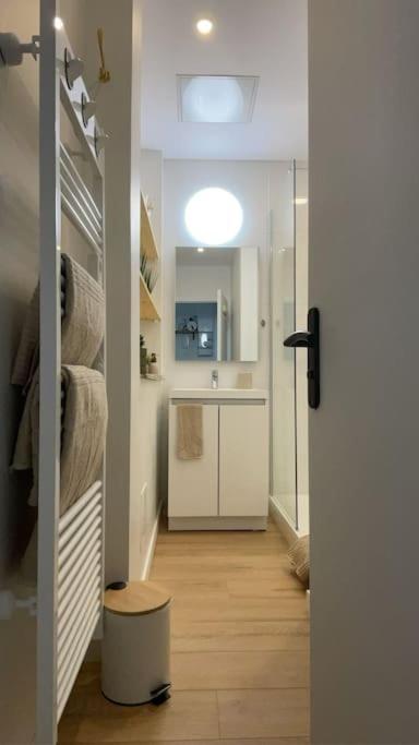 Joli Appartement Avec Parking - Proche Centre Ville Chartres Bagian luar foto